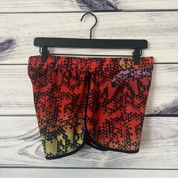 Silence + Noise Red Multicolor Patterned Shorts - Picture 6 of 8